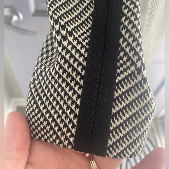 WHBM Black & White Houndstooth Knee Length Skirt - Picture 5 of 6